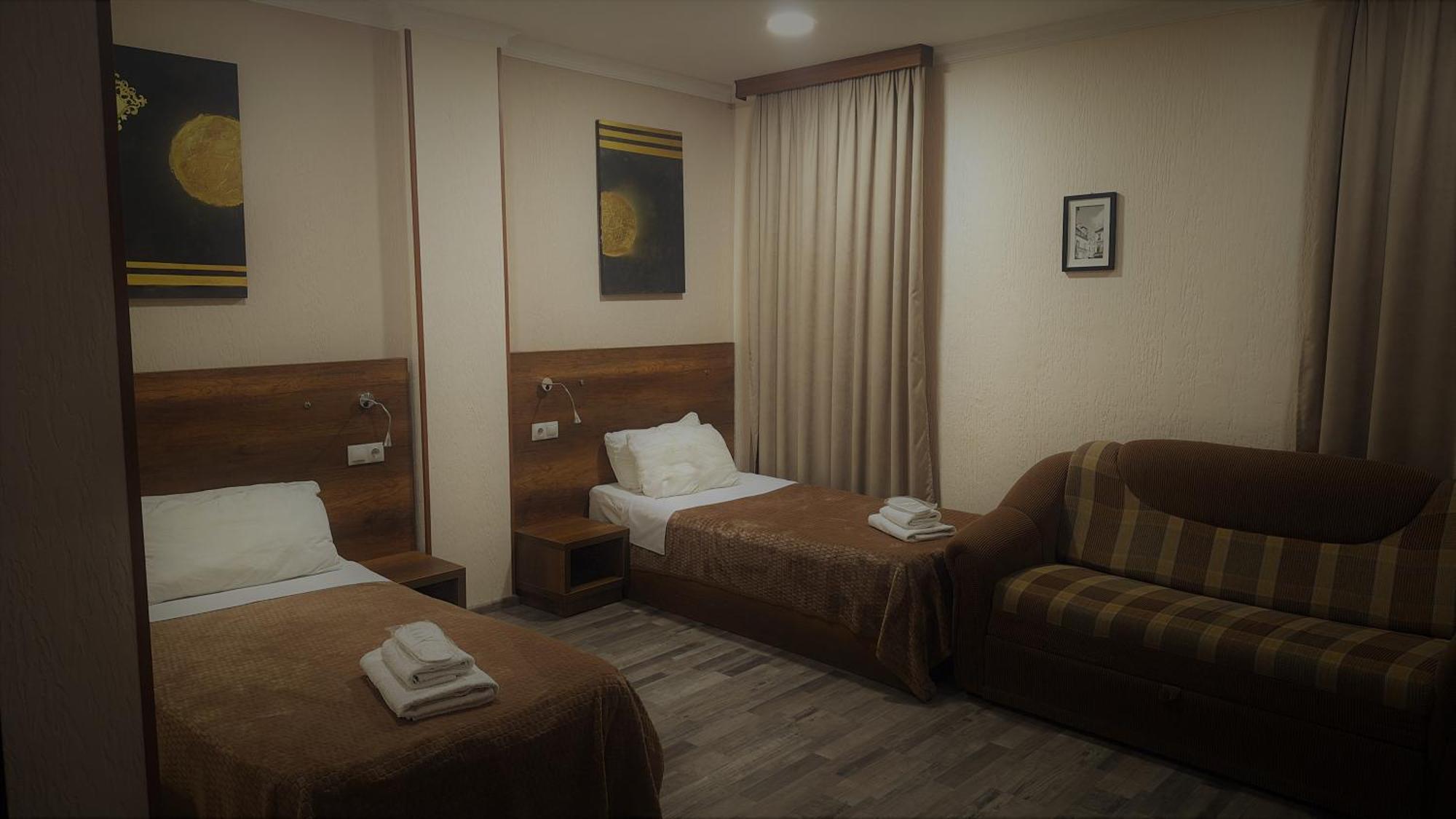 Hotel Georgian Kutaiszi Kültér fotó