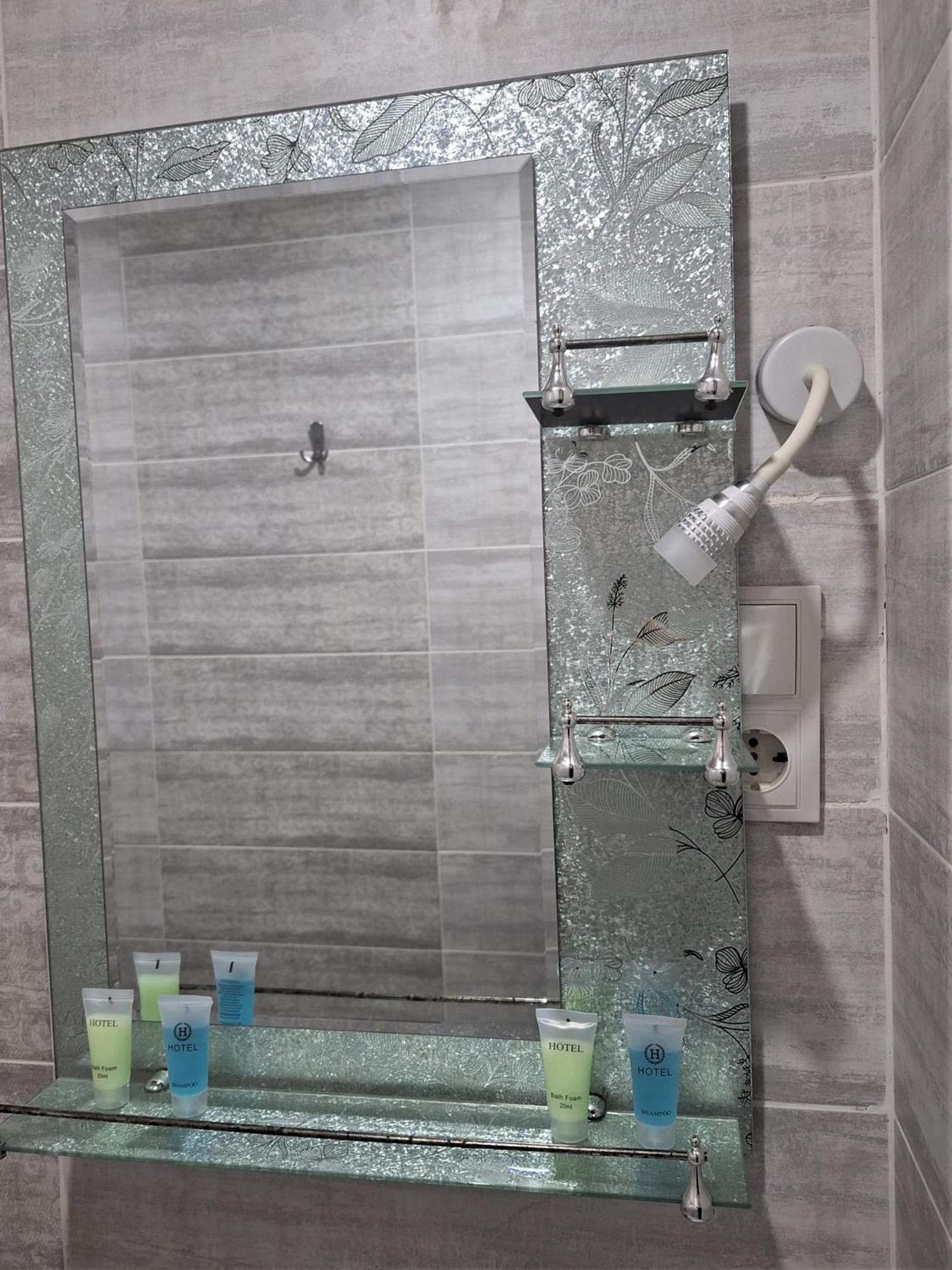 Hotel Georgian Kutaiszi Kültér fotó