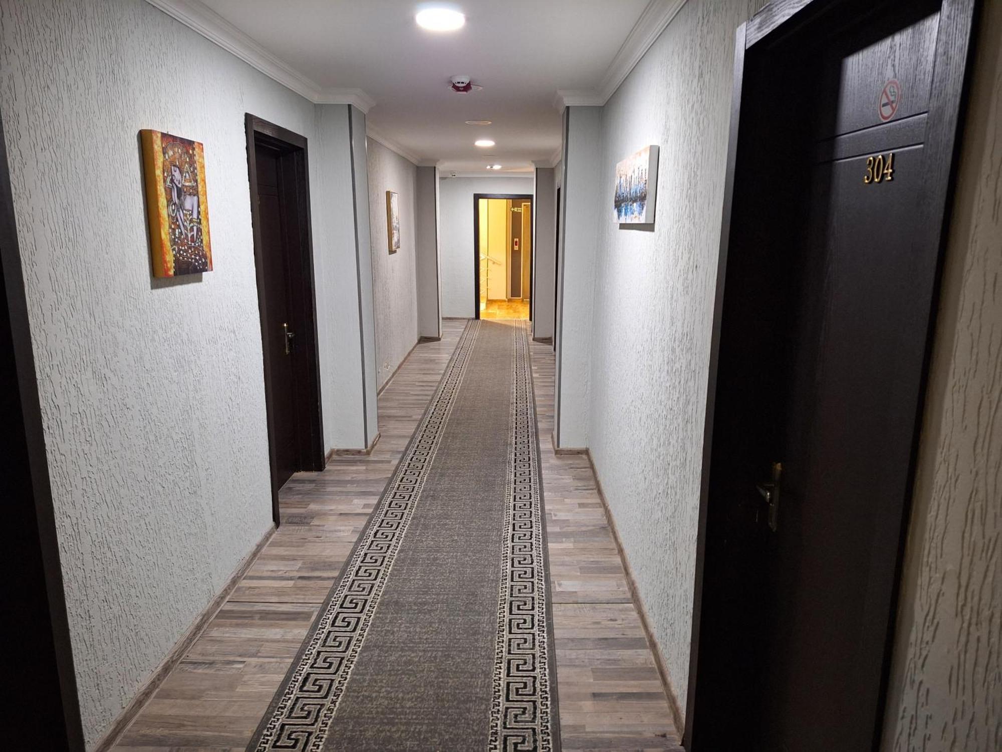 Hotel Georgian Kutaiszi Kültér fotó