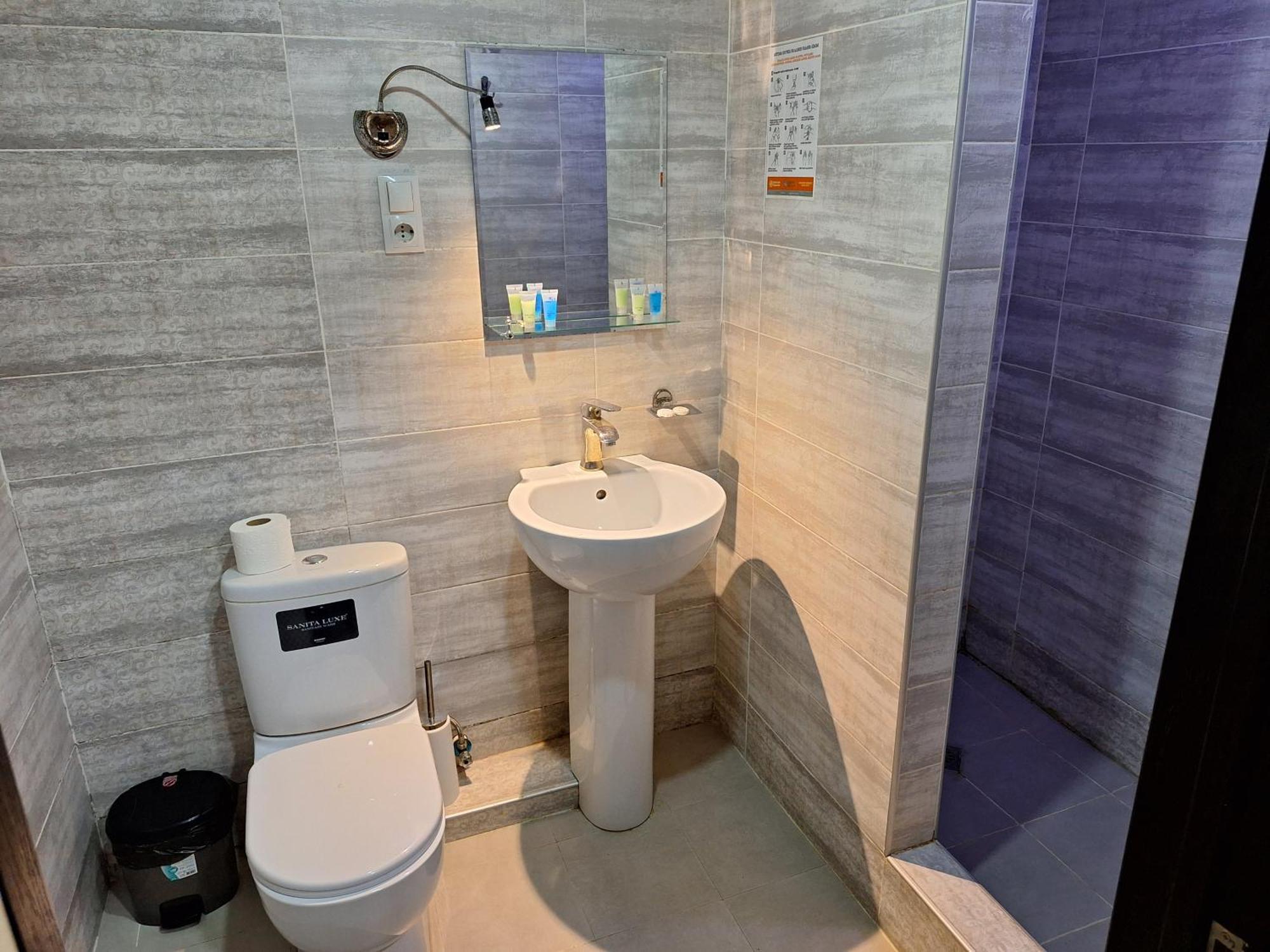 Hotel Georgian Kutaiszi Kültér fotó