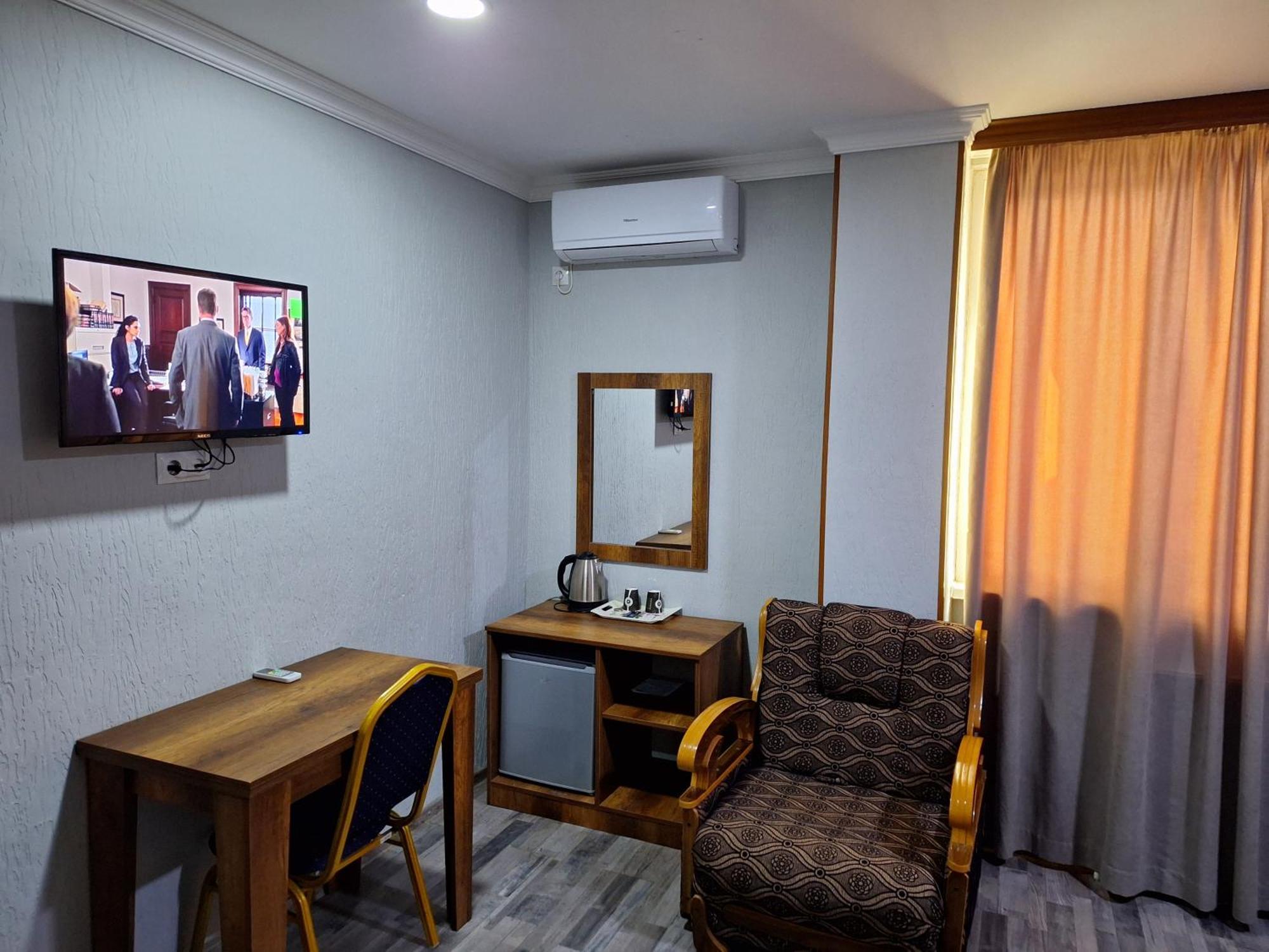 Hotel Georgian Kutaiszi Kültér fotó