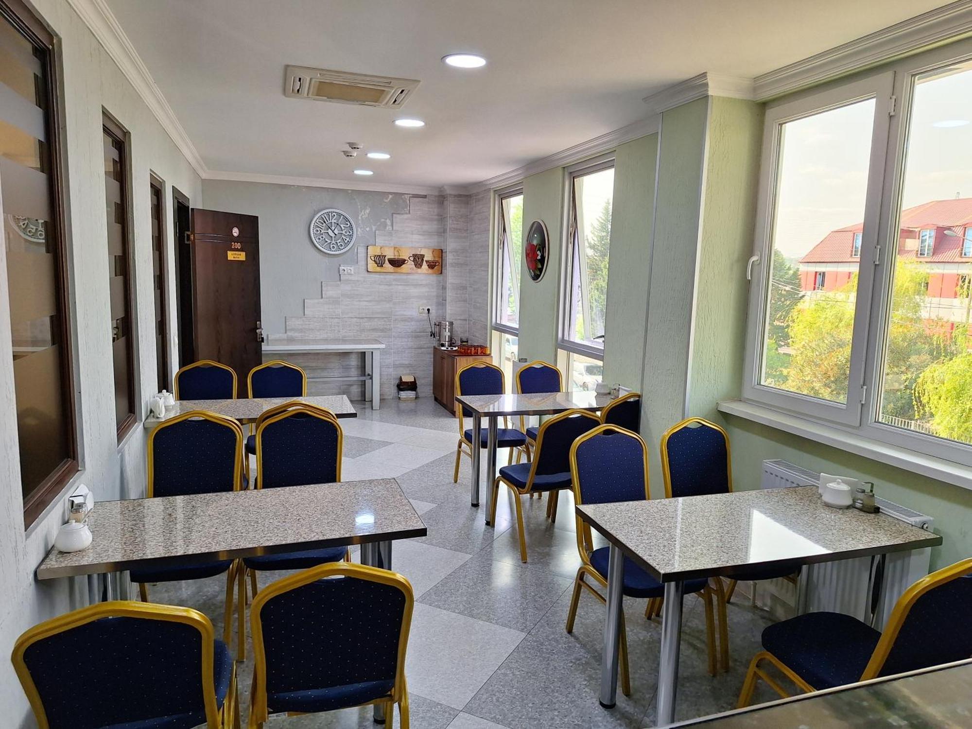 Hotel Georgian Kutaiszi Kültér fotó